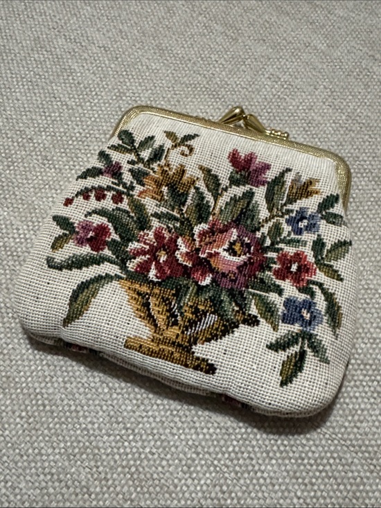 Handbags - Mini Coin Purse-Tapestry Exterior-Gold Tone Kisslock Closure-Beige-EUC